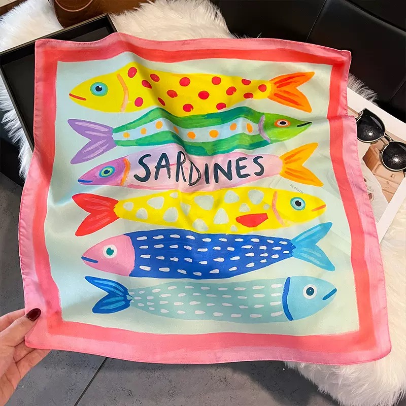 Face Scarf Mask - Moda Balık Desenli Kare Ipek Başörtüsü